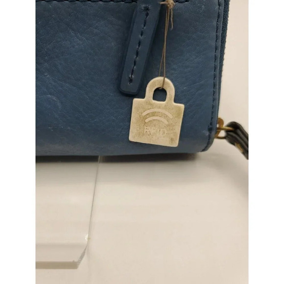 Fossil Two Tone Blue Leather Wallet Wristlet Fold Over Snap and Zip Compartment - Picture 6 of 7